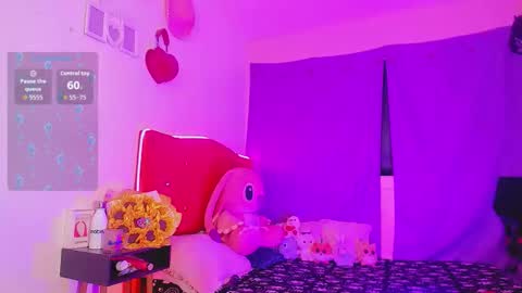 Snapshot of karoll_scoott chatting on November 24, 2025, 11:21 am karol online show from November 24, 2025, 11:21 am