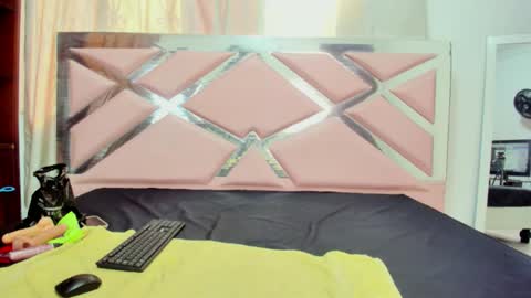 karolstark online show from March 26, 2026, 1:17 pm