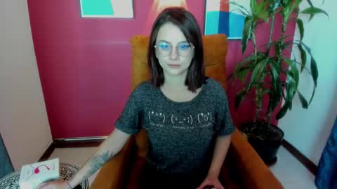 kassandra james online show from November 15, 2025, 12:23 pm