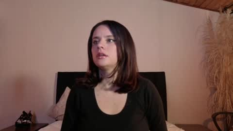 kassandra james online show from April 8, 2026, 1:33 pm