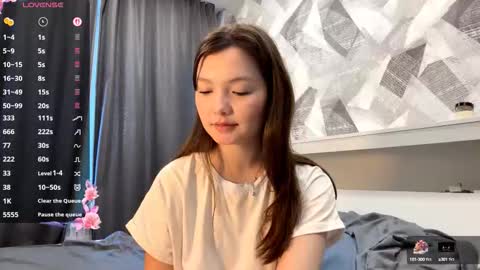 Snapshot of kassandrataulbee chatting on October 12, 2025, 1:21 pm Kira online show from October 12, 2025, 1:21 pm