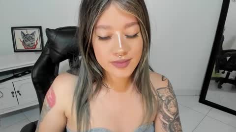 Snapshot of kat_apple chatting on January 12, 2026, 3:34 am Alicia online show from January 12, 2026, 3:34 am