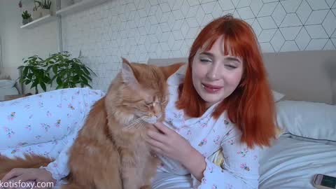 Snapshot of kat_here chatting on December 2, 2024, 1:02 pm Katya online show from December 2, 2024, 1:02 pm