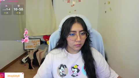 Snapshot of kat_ly_chan chatting on October 15, 2025, 9:15 pm Kat online show from October 15, 2025, 9:15 pm