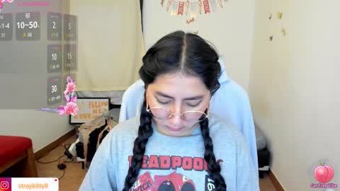 Snapshot of kat_ly_chan chatting on November 21, 2025, 1:54 pm Kat online show from November 21, 2025, 1:54 pm