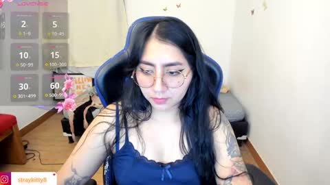 Snapshot of kat_ly_chan chatting on December 16, 2025, 10:48 pm Kat online show from December 16, 2025, 10:48 pm