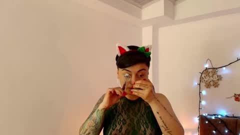 Snapshot of kat_paradisse chatting on December 21, 2025, 12:12 pm kat paradisse online show from December 21, 2025, 12:12 pm