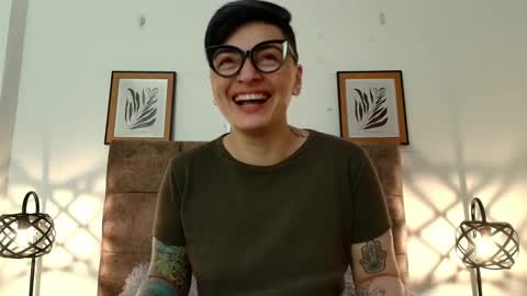 Snapshot of kat_paradisse chatting on February 5, 2026, 11:48 am kat paradisse online show from February 5, 2026, 11:48 am