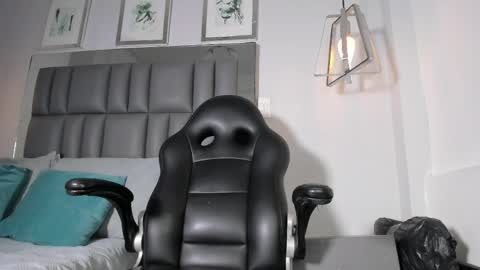 kataleya_west online show from May 16, 2026, 7:56 pm