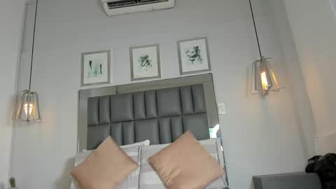 kataleya_west online show from May 23, 2026, 7:40 pm