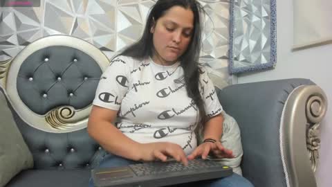 Snapshot of kataleyastiward chatting on February 3, 2025, 3:27 pm KATA online show from February 3, 2025, 3:27 pm