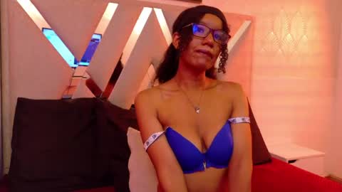 Snapshot of katalina_guzman__ chatting on April 24, 2026, 1:46 pm Katalina Guzman online show from April 24, 2026, 1:46 pm