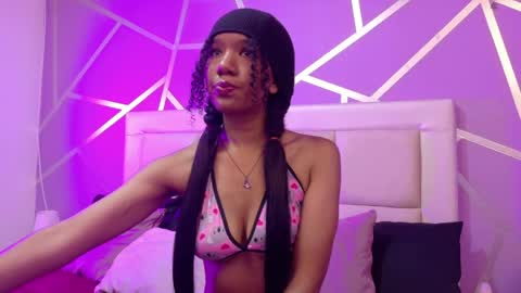Snapshot of katalina_guzman__ chatting on April 29, 2026, 9:43 pm Katalina Guzman online show from April 29, 2026, 9:43 pm