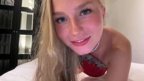 Snapshot of katcontrol chatting on February 3, 2026, 8:36 pm katcontrol online show from February 3, 2026, 8:36 pm