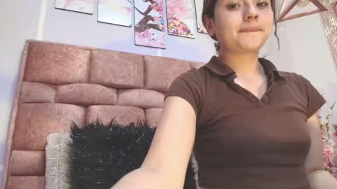 Snapshot of kate_froz chatting on September 17, 2025, 11:45 am Kate Froz online show from September 17, 2025, 11:45 am
