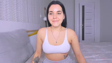 Snapshot of kate_ree_ chatting on February 5, 2025, 1:00 pm KATE online show from February 5, 2025, 1:00 pm