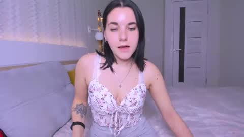 Snapshot of kate_ree_ chatting on February 23, 2025, 4:02 pm KATE online show from February 23, 2025, 4:02 pm