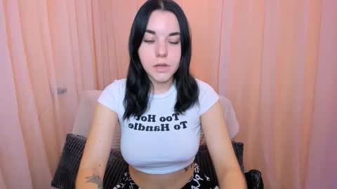 Snapshot of kate_ree_ chatting on November 18, 2025, 7:35 am KATE online show from November 18, 2025, 7:35 am