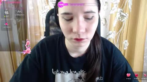 Snapshot of katecrash chatting on October 8, 2025, 11:19 am YourKate online show from October 8, 2025, 11:19 am