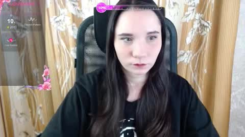 Snapshot of katecrash chatting on November 8, 2025, 10:48 am YourKate online show from November 8, 2025, 10:48 am