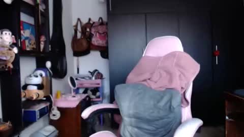 Snapshot of kateeen18 chatting on December 22, 2025, 9:56 pm Kateeen18 online show from December 22, 2025, 9:56 pm