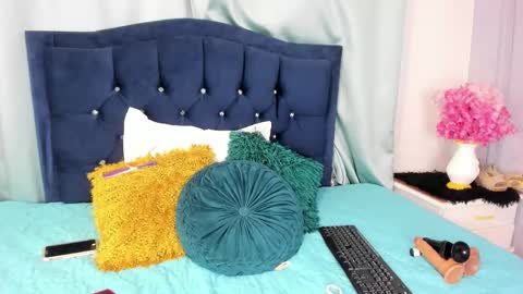 Kate  online show from February 7, 2026, 12:31 pm