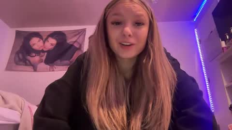 Snapshot of kateevanss_ chatting on September 23, 2025, 3:42 am kate online show from September 23, 2025, 3:42 am