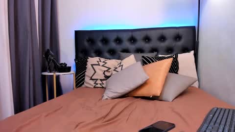 katetelmo  - Insta online show from March 5, 2025, 8:00 am