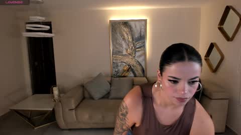 Snapshot of katesunder chatting on October 26, 2025, 8:09 am K A T E online show from October 26, 2025, 8:09 am