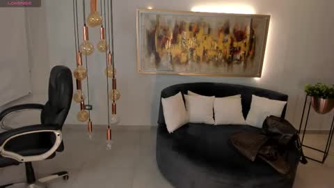 Snapshot of katesunder chatting on December 15, 2025, 11:03 am K A T E online show from December 15, 2025, 11:03 am