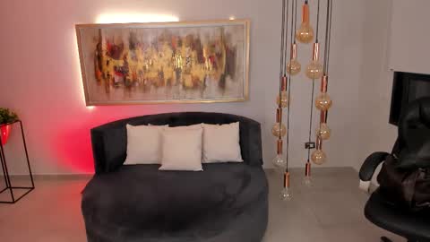 Snapshot of katesunder chatting on December 18, 2025, 5:57 am K A T E online show from December 18, 2025, 5:57 am