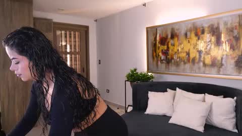 Snapshot of katesunder chatting on February 3, 2026, 7:57 am K A T E online show from February 3, 2026, 7:57 am