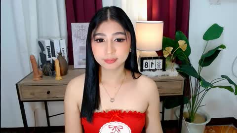 KATE online show from December 17, 2025, 4:46 pm