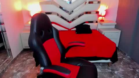 Snapshot of katetompson chatting on February 9, 2026, 1:04 pm kate Tompson online show from February 9, 2026, 1:04 pm