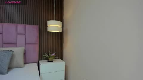 Snapshot of kathe_asian chatting on December 14, 2025, 11:37 am online show from December 14, 2025, 11:37 am