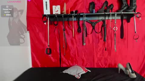 Snapshot of kathia_arnstrong chatting on February 27, 2025, 5:15 pm Kathia online show from February 27, 2025, 5:15 pm