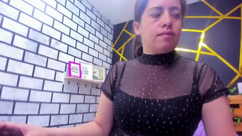 Snapshot of kathina_giraldo chatting on December 24, 2024, 2:12 pm Paola online show from December 24, 2024, 2:12 pm