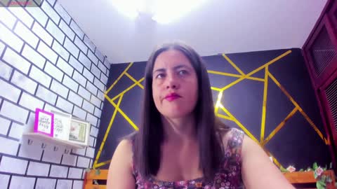 Snapshot of kathina_giraldo chatting on January 7, 2025, 12:41 pm Paola online show from January 7, 2025, 12:41 pm