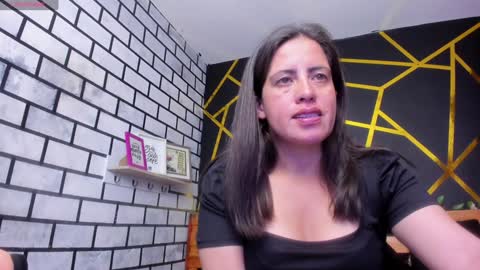 Snapshot of kathina_giraldo chatting on January 14, 2025, 3:36 pm Paola online show from January 14, 2025, 3:36 pm