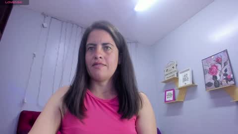 Snapshot of kathina_giraldo chatting on January 16, 2025, 3:35 pm Paola online show from January 16, 2025, 3:35 pm