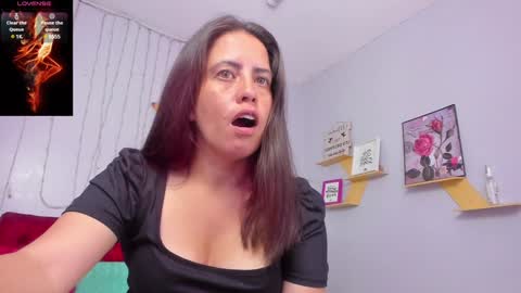 Snapshot of kathina_giraldo chatting on February 5, 2025, 6:37 pm Paola online show from February 5, 2025, 6:37 pm