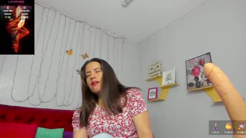 Snapshot of kathina_giraldo chatting on February 6, 2025, 12:48 pm Paola online show from February 6, 2025, 12:48 pm