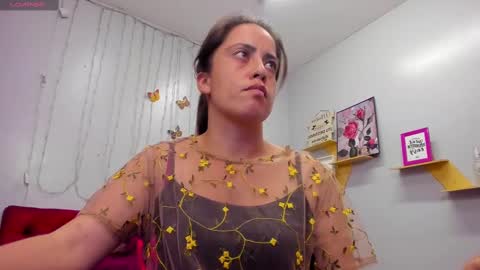 Snapshot of kathina_giraldo chatting on March 11, 2025, 6:41 pm Paola online show from March 11, 2025, 6:41 pm