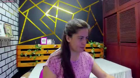Snapshot of kathina_giraldo chatting on October 22, 2025, 1:00 pm Paola online show from October 22, 2025, 1:00 pm