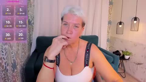 Snapshot of kathy_sunn chatting on April 22, 2026, 1:56 pm Kathy online show from April 22, 2026, 1:56 pm