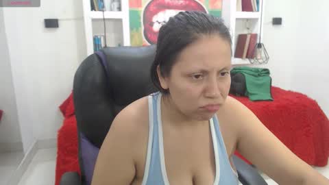 Snapshot of kati_momy chatting on December 18, 2025, 3:23 am kati online show from December 18, 2025, 3:23 am