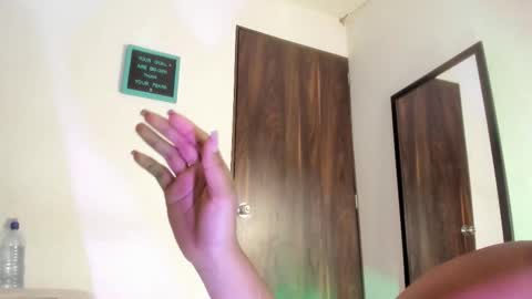 KATALINA online show from November 14, 2025, 9:57 pm