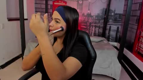 Katia online show from October 31, 2025, 9:43 am