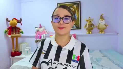 Khaterine online show from November 30, 2025, 12:31 pm