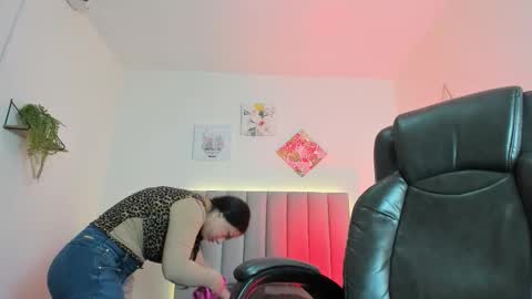 Katia  online show from November 27, 2025, 11:34 am